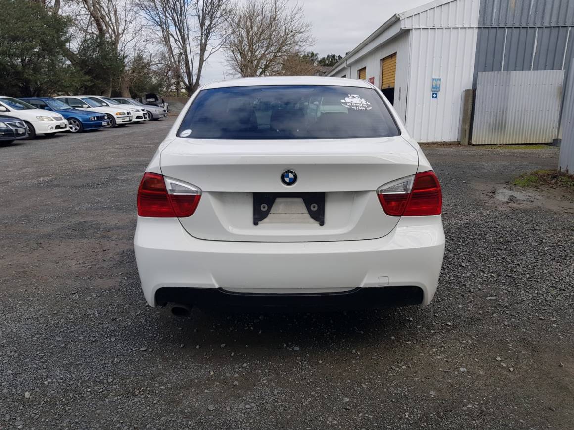 2006 BMW 320i